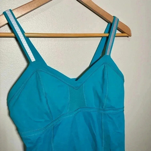 Lululemon teal tank top 10 - Picture 3 of 5